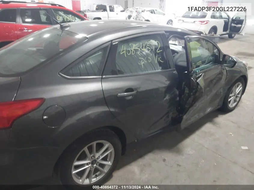 1FADP3F20GL227226 2016 Ford Focus Se