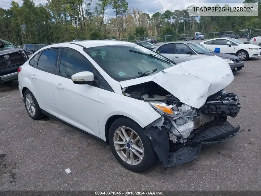 2017 Ford Focus Se VIN: 1FADP3F25HL228020 Lot: 40371045