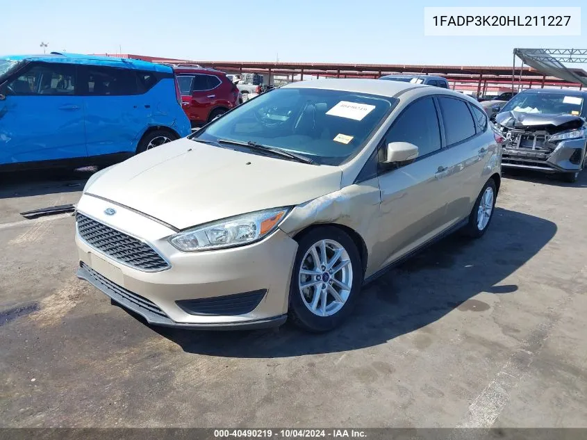 2017 Ford Focus Se VIN: 1FADP3K20HL211227 Lot: 40490219