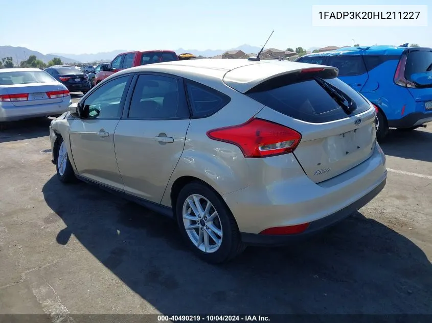 2017 Ford Focus Se VIN: 1FADP3K20HL211227 Lot: 40490219