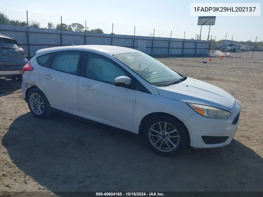 2017 Ford Focus Se VIN: 1FADP3K29HL202137 Lot: 40604165