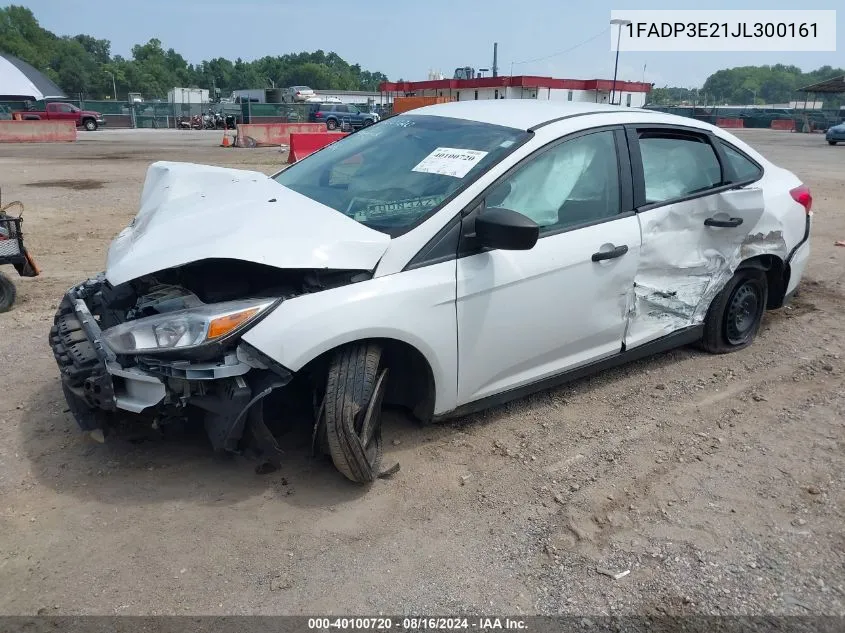 2018 Ford Focus S VIN: 1FADP3E21JL300161 Lot: 40100720