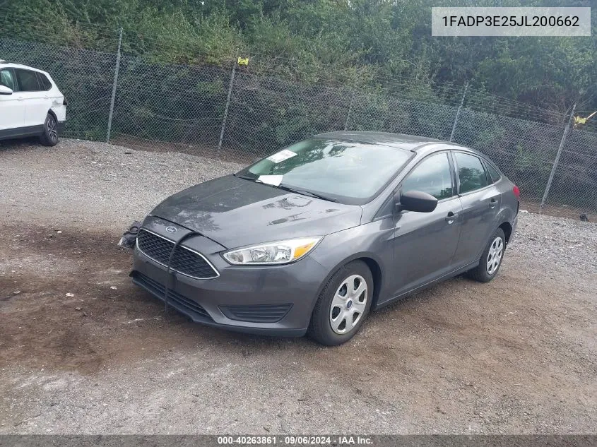 2018 Ford Focus S VIN: 1FADP3E25JL200662 Lot: 40263861