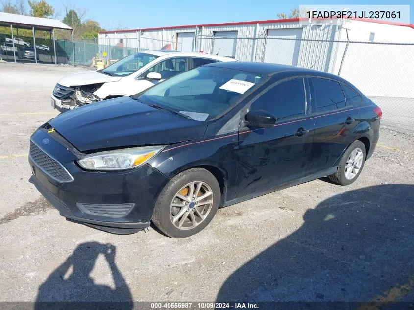 2018 Ford Focus Se VIN: 1FADP3F21JL237061 Lot: 40555987