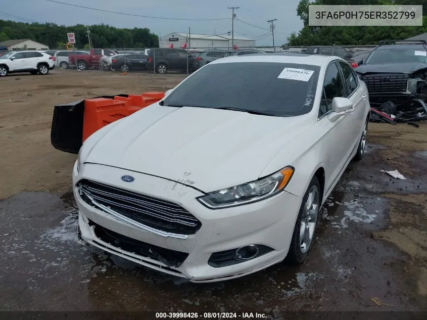 3FA6P0H75ER352799 2014 Ford Fusion Se