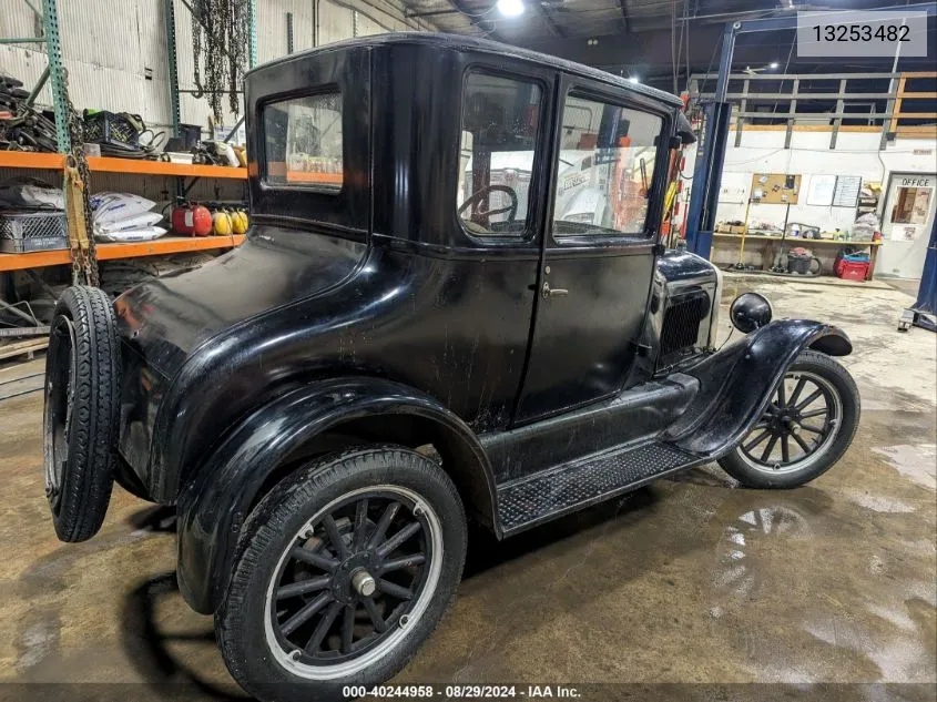 1926 Ford Model T VIN: 13253482 Lot: 40244958