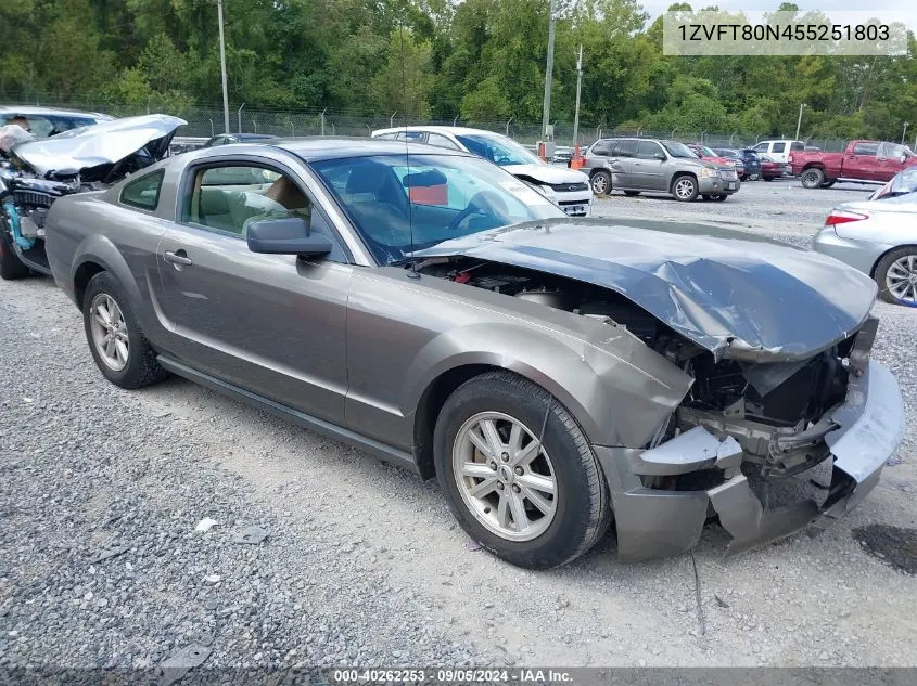 2005 Ford Mustang V6 Deluxe/V6 Premium VIN: 1ZVFT80N455251803 Lot: 40262253