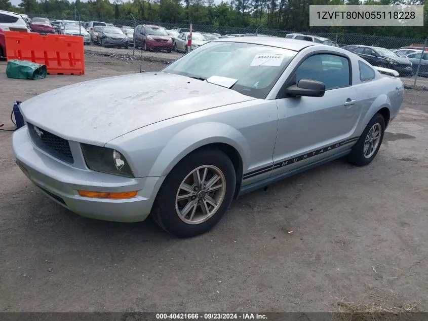 2005 Ford Mustang V6 Deluxe/V6 Premium VIN: 1ZVFT80N055118228 Lot: 40421666