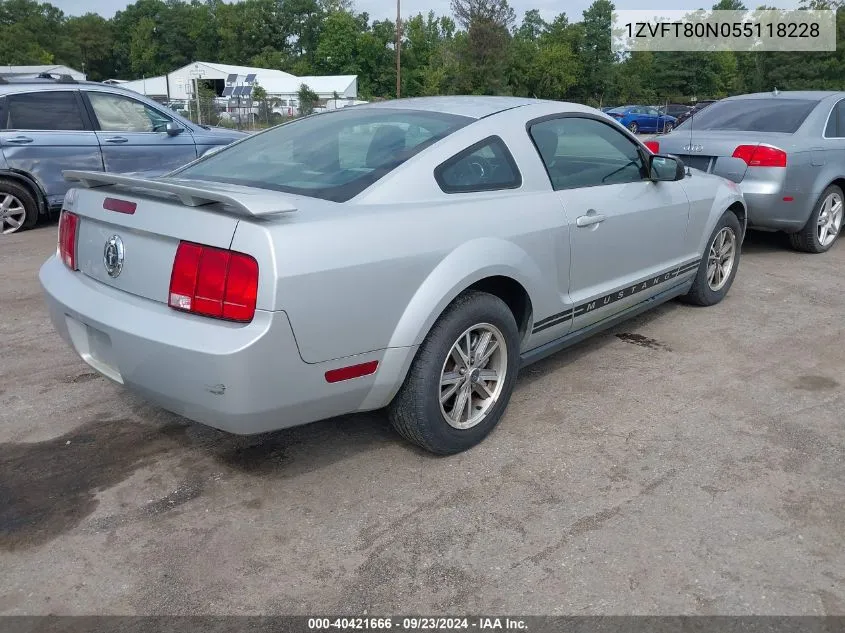 2005 Ford Mustang V6 Deluxe/V6 Premium VIN: 1ZVFT80N055118228 Lot: 40421666