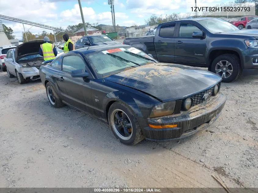 2005 Ford Mustang Gt Deluxe/Gt Premium VIN: 1ZVFT82H155239793 Lot: 40598296