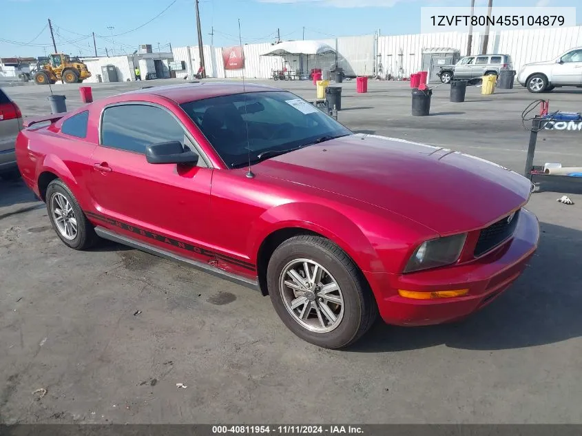 2005 Ford Mustang V6 Deluxe/V6 Premium VIN: 1ZVFT80N455104879 Lot: 40811954