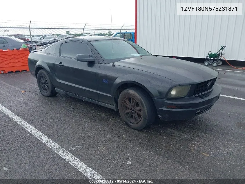 2007 Ford Mustang V6 Deluxe/V6 Premium VIN: 1ZVFT80N575231871 Lot: 39426612