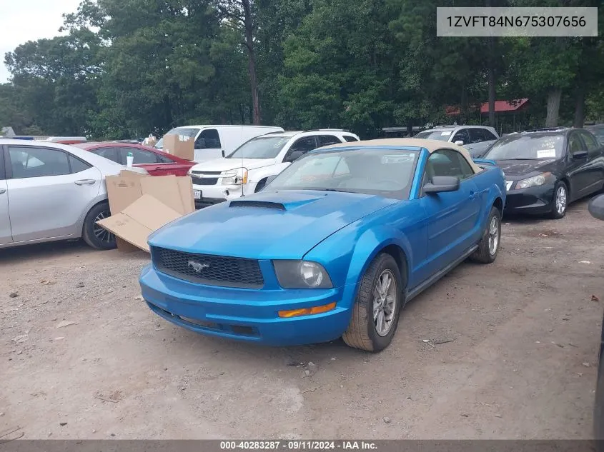 2007 Ford Mustang V6 Deluxe/V6 Premium VIN: 1ZVFT84N675307656 Lot: 40283287