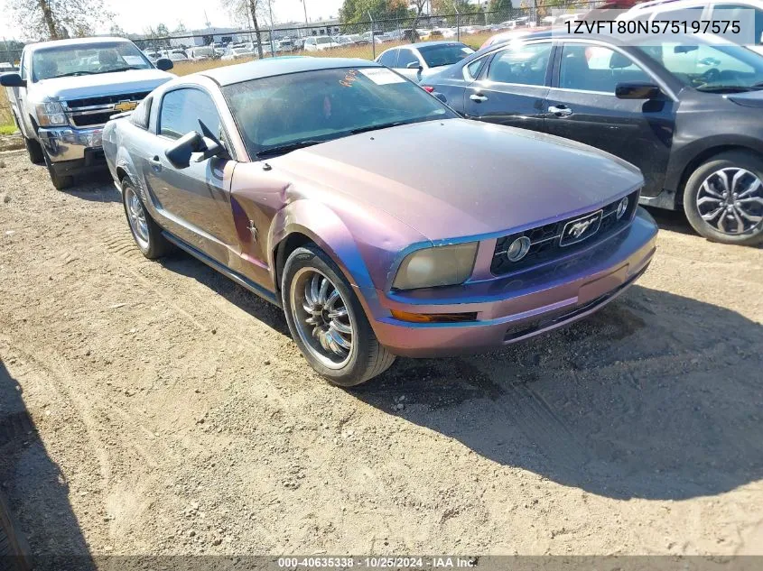 2007 Ford Mustang V6 Deluxe/V6 Premium VIN: 1ZVFT80N575197575 Lot: 40635338