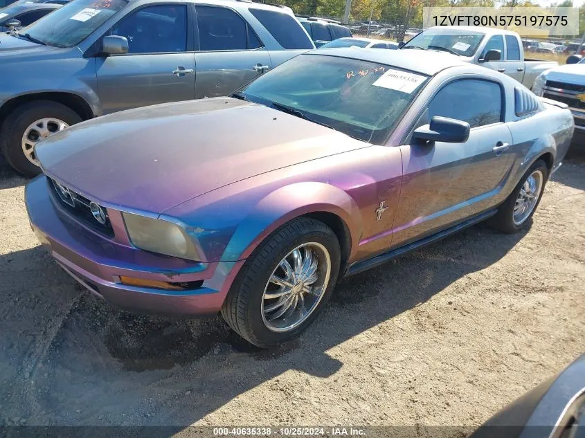 2007 Ford Mustang V6 Deluxe/V6 Premium VIN: 1ZVFT80N575197575 Lot: 40635338