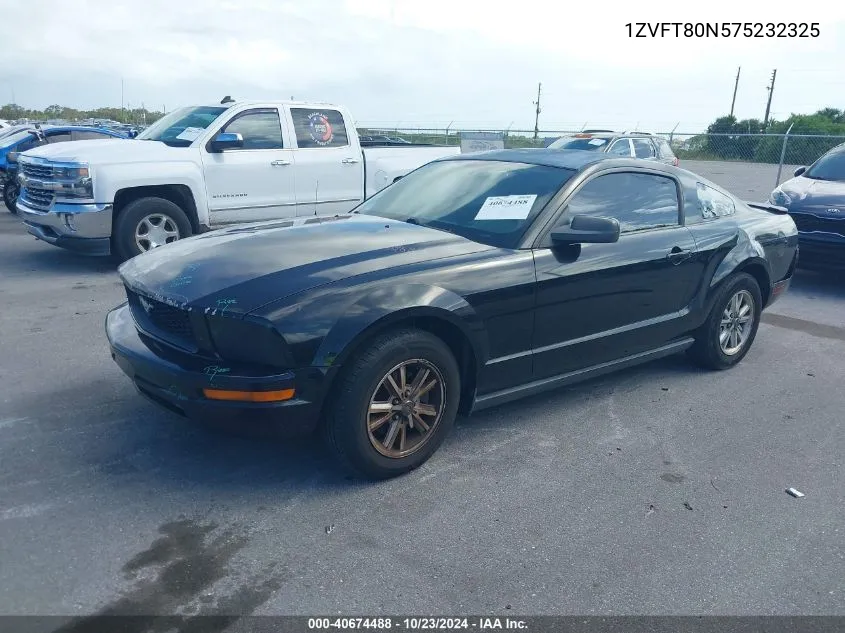 2007 Ford Mustang V6 Deluxe/V6 Premium VIN: 1ZVFT80N575232325 Lot: 40674488