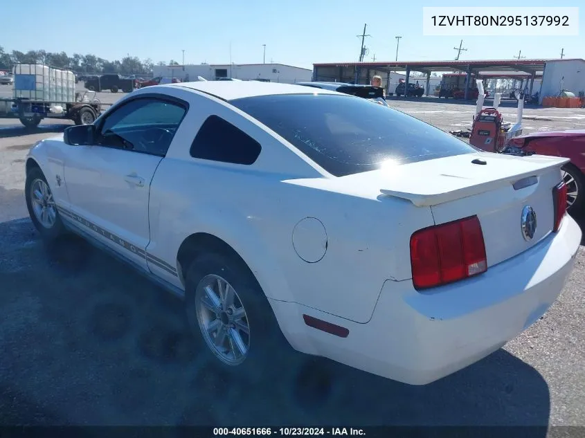 2009 Ford Mustang V6/V6 Premium VIN: 1ZVHT80N295137992 Lot: 40651666