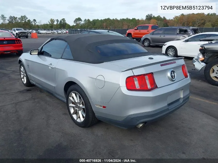 2011 Ford Mustang V6 Premium VIN: 1ZVBP8EM5B5123794 Lot: 40716926