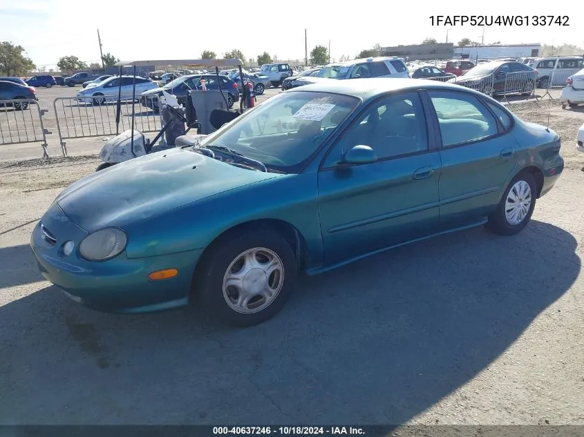 1998 Ford Taurus Lx/Se VIN: 1FAFP52U4WG133742 Lot: 40637246