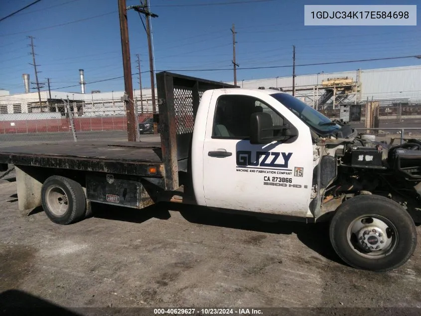 2007 GMC Sierra 3500 Chassis Work Truck VIN: 1GDJC34K17E584698 Lot: 40629627