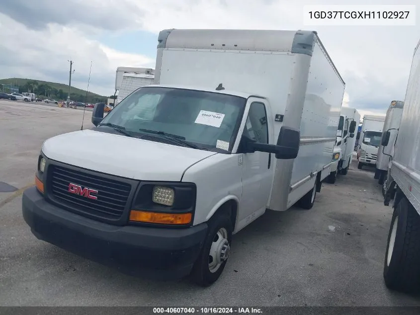 2017 GMC Savana Cutaway Work Van VIN: 1GD37TCGXH1102927 Lot: 40607040