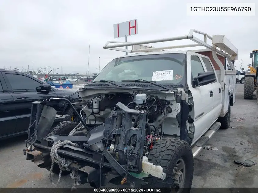 2005 GMC Sierra 2500Hd Work Truck VIN: 1GTHC23U55F966790 Lot: 40060636