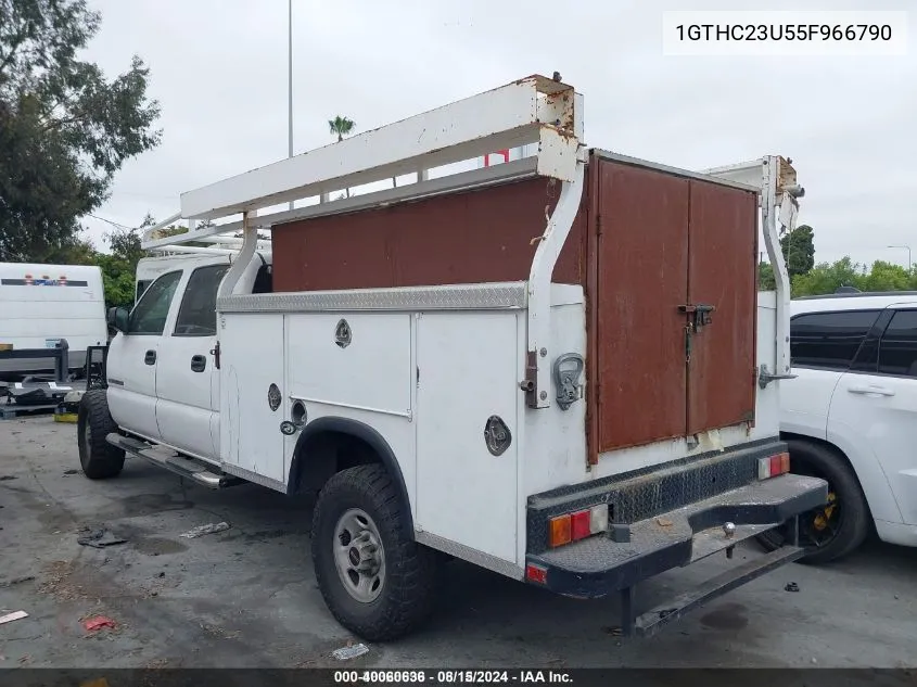 2005 GMC Sierra 2500Hd Work Truck VIN: 1GTHC23U55F966790 Lot: 40060636