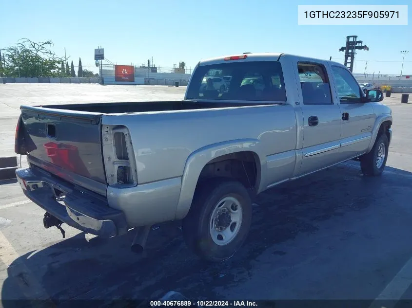 2005 GMC Sierra 2500Hd Slt VIN: 1GTHC23235F905971 Lot: 40676889