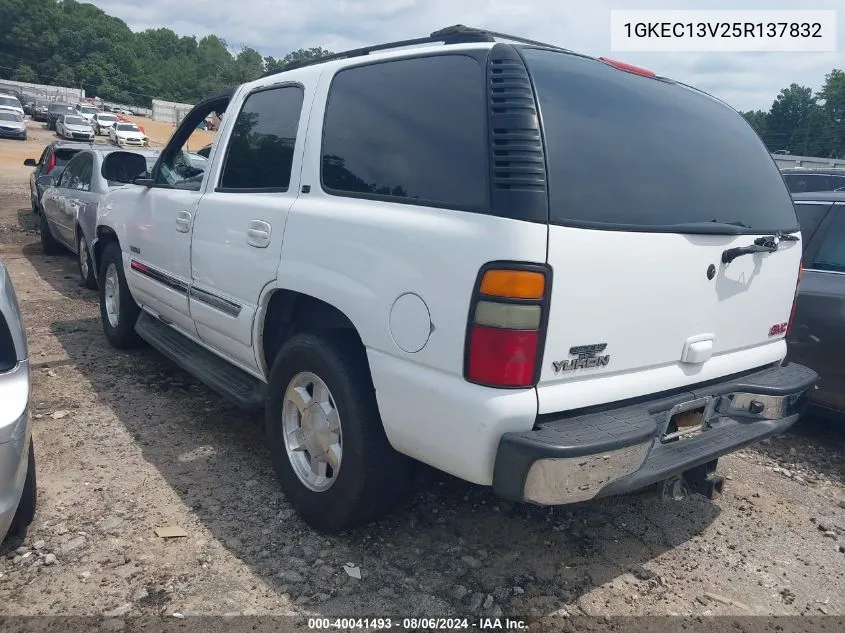 2005 GMC Yukon Slt VIN: 1GKEC13V25R137832 Lot: 40041493