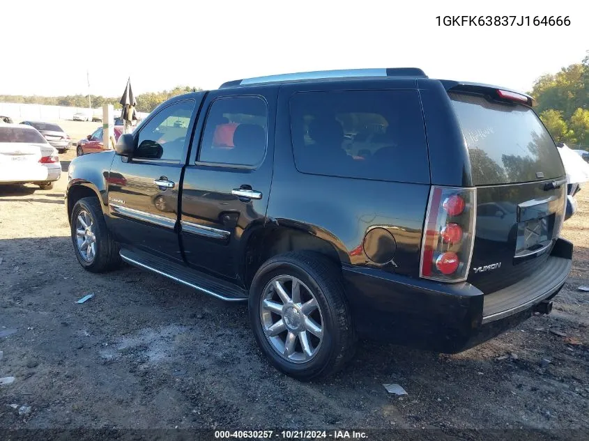 2007 GMC Yukon Denali VIN: 1GKFK63837J164666 Lot: 40630257