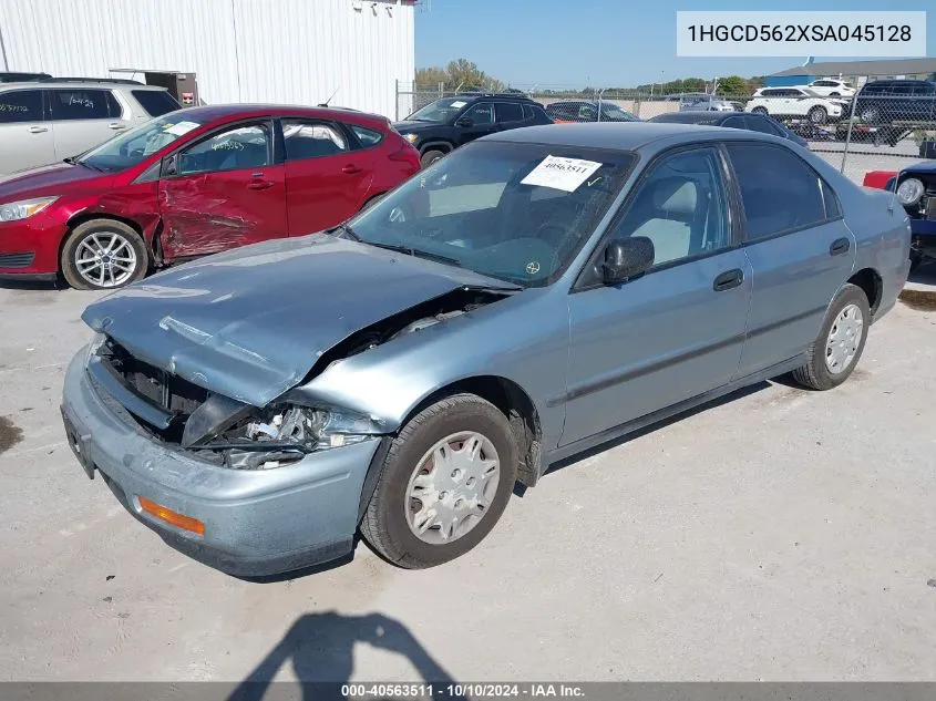 1995 Honda Accord Dx VIN: 1HGCD562XSA045128 Lot: 40563511