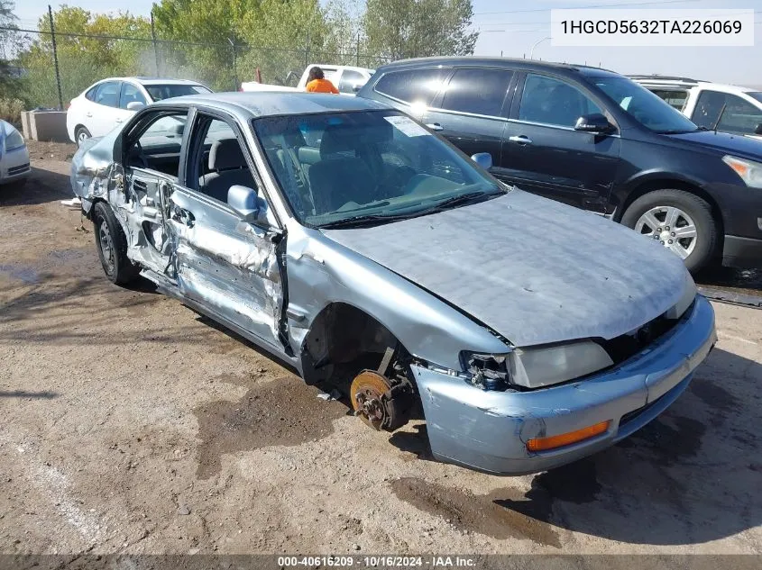 1996 Honda Accord Lx/Ex VIN: 1HGCD5632TA226069 Lot: 40616209