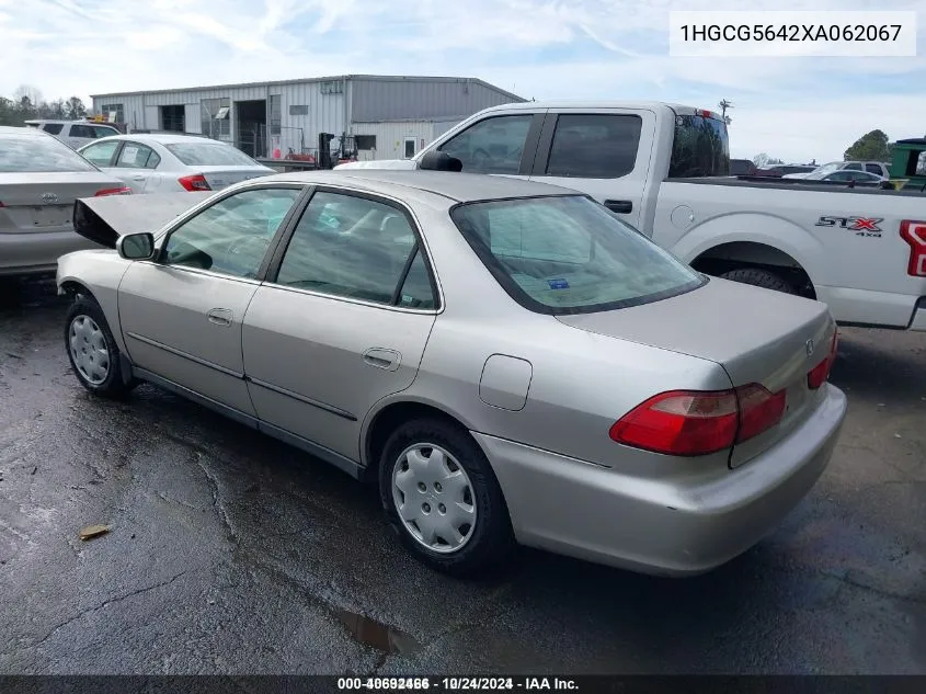 1999 Honda Accord Lx VIN: 1HGCG5642XA062067 Lot: 40692466