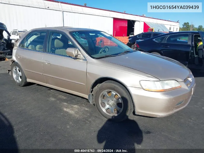 2000 Honda Accord 3.0 Ex VIN: 1HGCG1654YA039439 Lot: 40415763