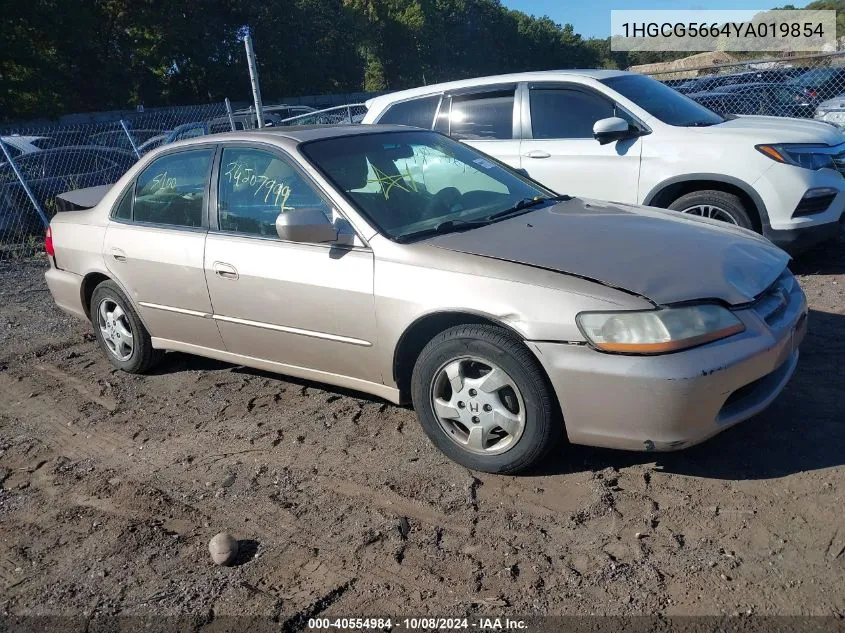 2000 Honda Accord 2.3 Ex VIN: 1HGCG5664YA019854 Lot: 40554984