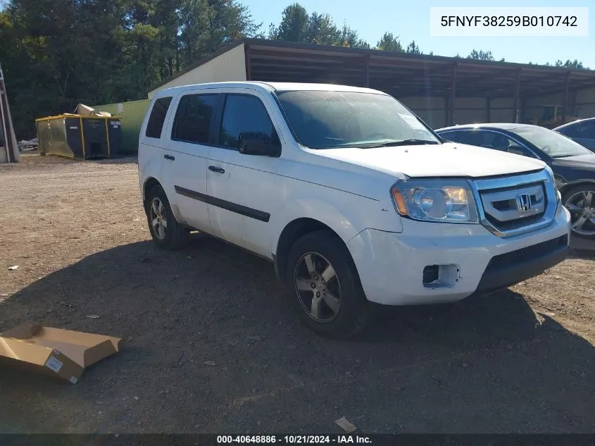 2009 Honda Pilot Lx VIN: 5FNYF38259B010742 Lot: 40648886