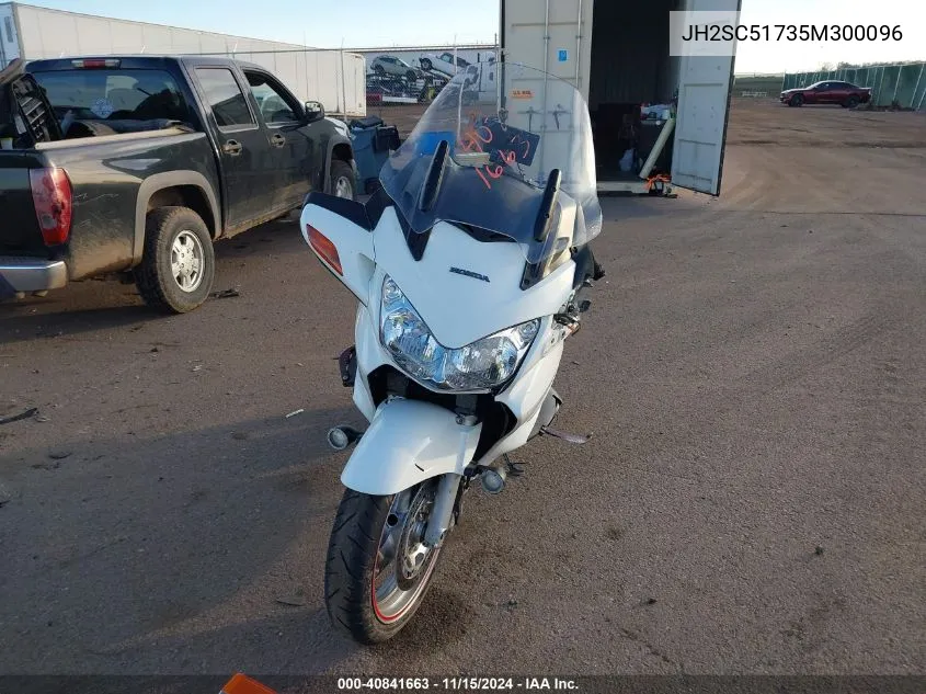 2005 Honda St1300 P VIN: JH2SC51735M300096 Lot: 40841663