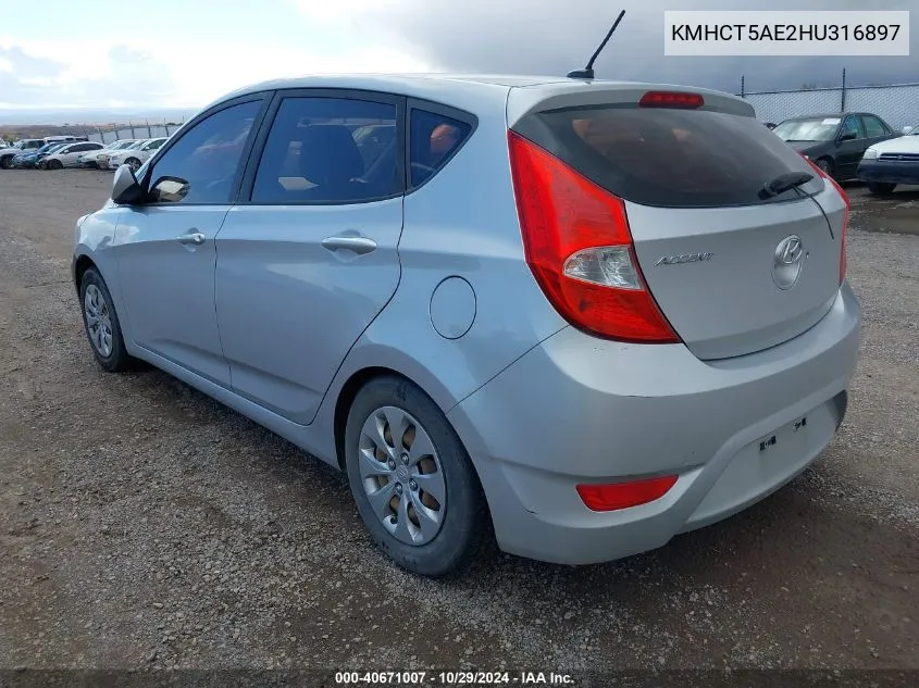 KMHCT5AE2HU316897 2017 Hyundai Accent Se