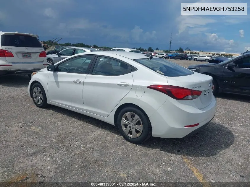 5NPDH4AE9GH753258 2016 Hyundai Elantra Se