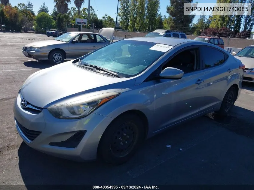 5NPDH4AE9GH743085 2016 Hyundai Elantra Se