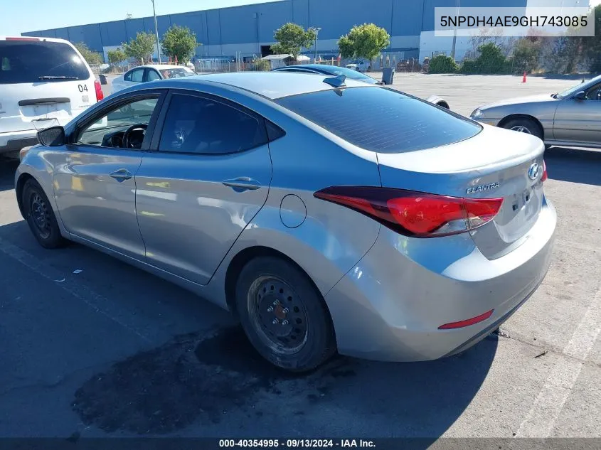 5NPDH4AE9GH743085 2016 Hyundai Elantra Se