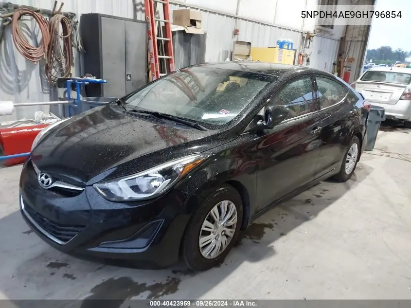 5NPDH4AE9GH796854 2016 Hyundai Elantra Se