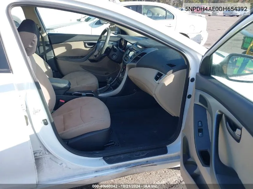 5NPDH4AE0GH654392 2016 Hyundai Elantra Se