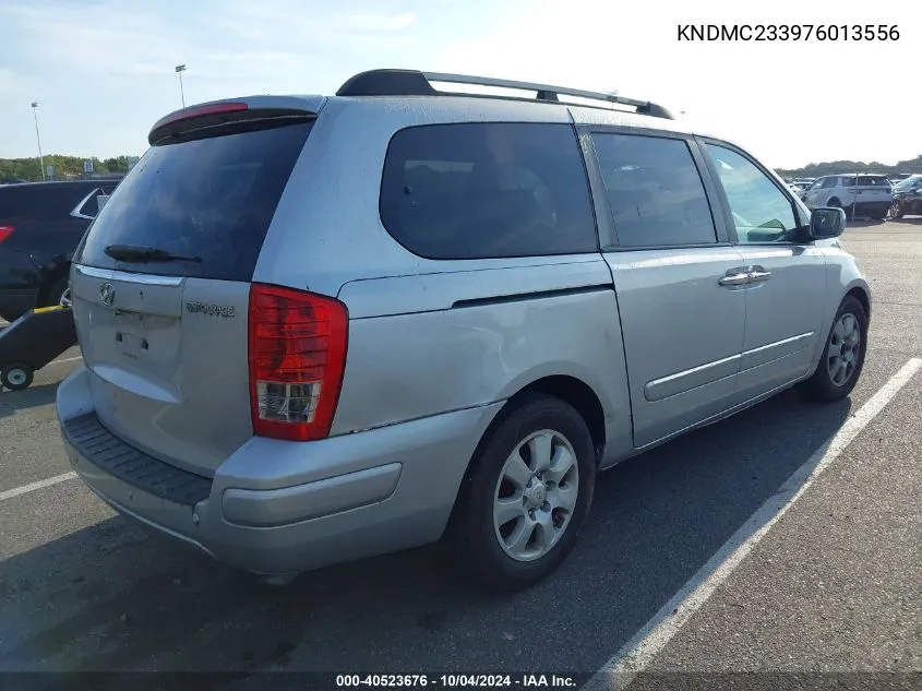 KNDMC233976013556 2007 Hyundai Entourage Gls/Limited/Se