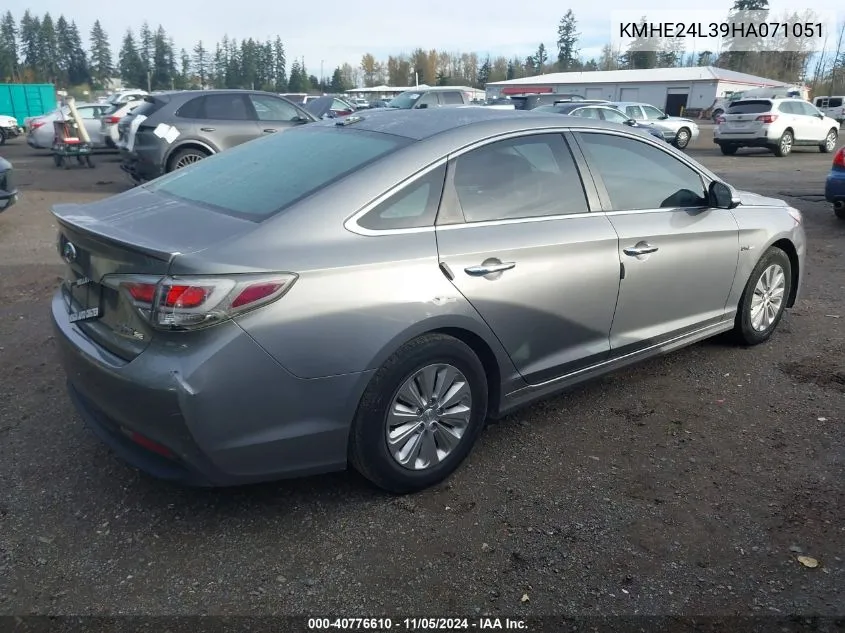 2017 Hyundai Sonata Hybrid Se VIN: KMHE24L39HA071051 Lot: 40776610