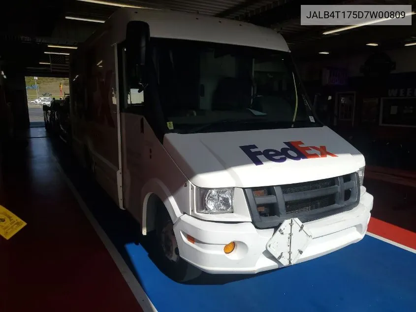 JALB4T175D7W00809 2013 Isuzu Commercial Van