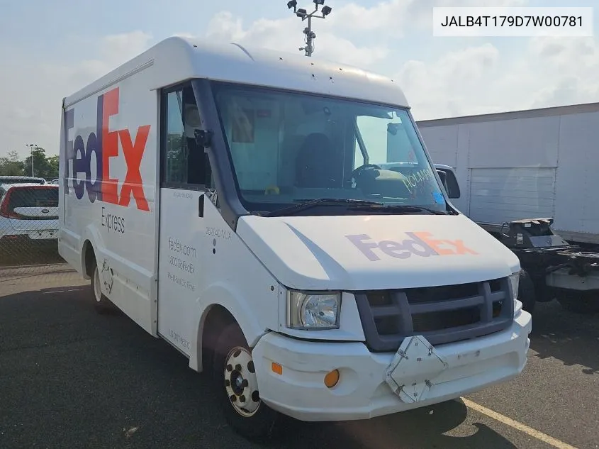 JALB4T179D7W00781 2013 Isuzu Commercial Van