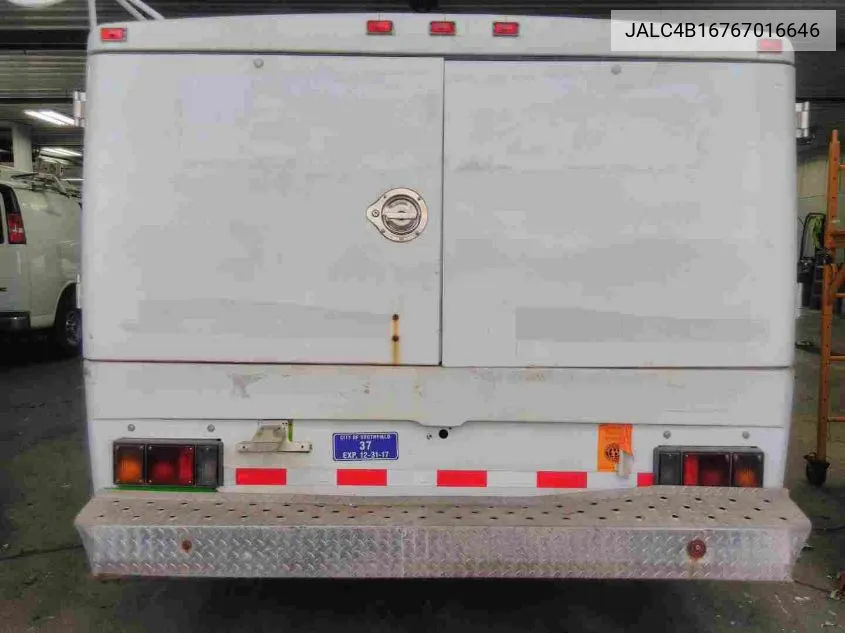 JALC4B16767016646 2006 Isuzu Npr