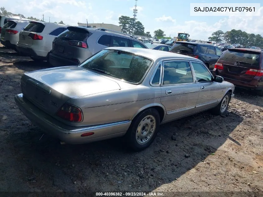 2000 Jaguar Xj8 Vanden Plas VIN: SAJDA24C7YLF07961 Lot: 40396382