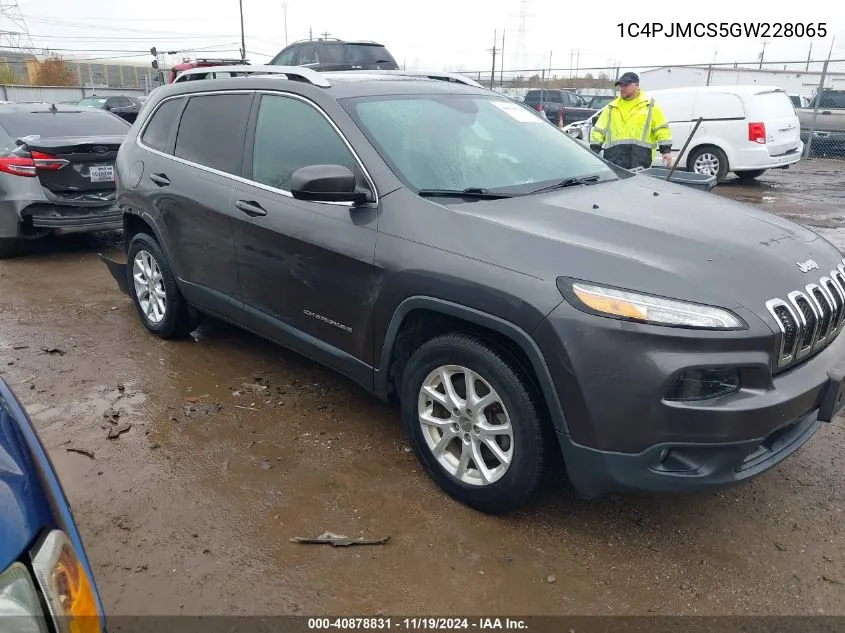 2016 Jeep Cherokee Latitude VIN: 1C4PJMCS5GW228065 Lot: 40878831